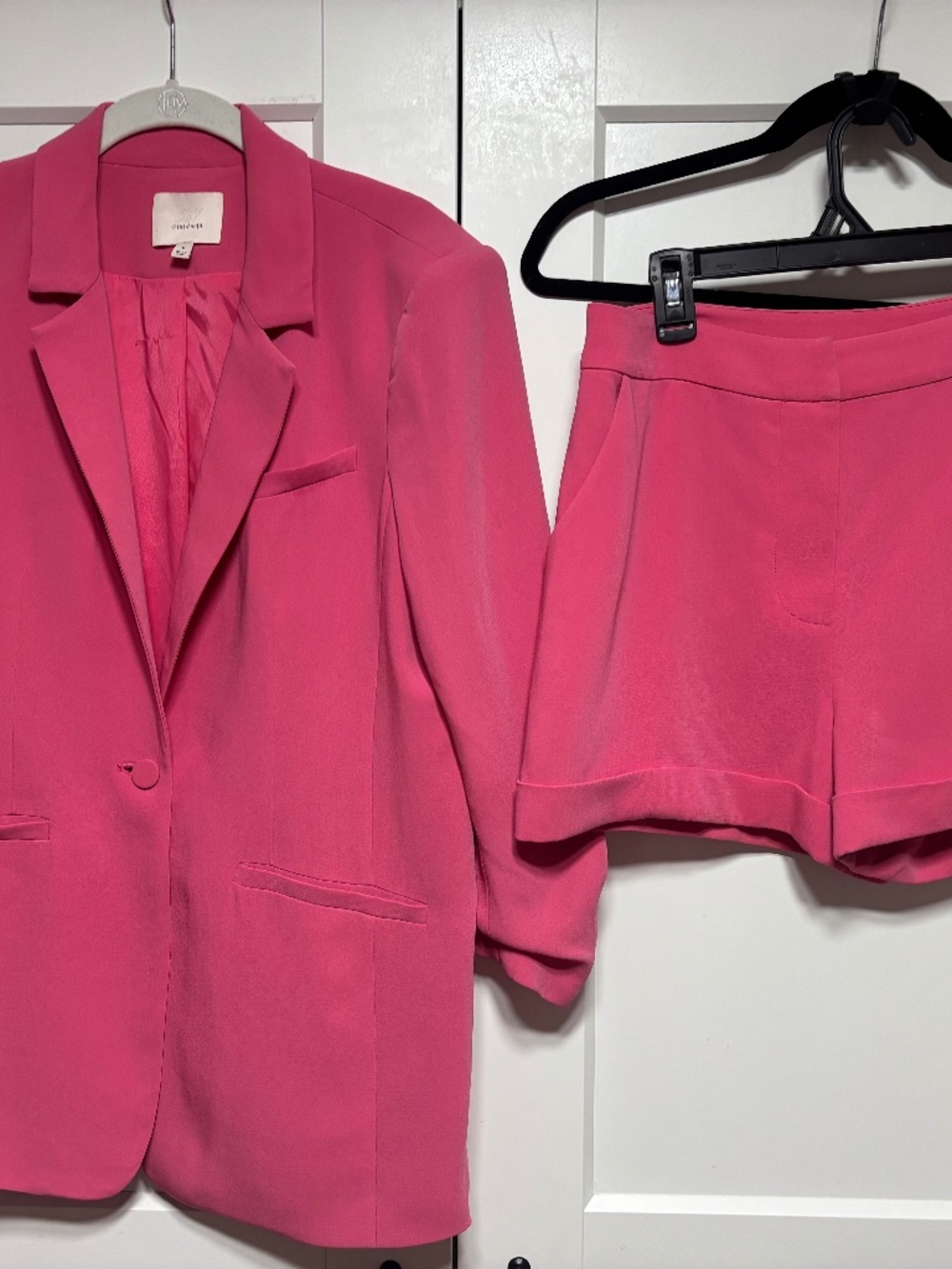 Cinq à Sept Khloe Blazer & Elaine Shorts Set Neon Pink Size 6